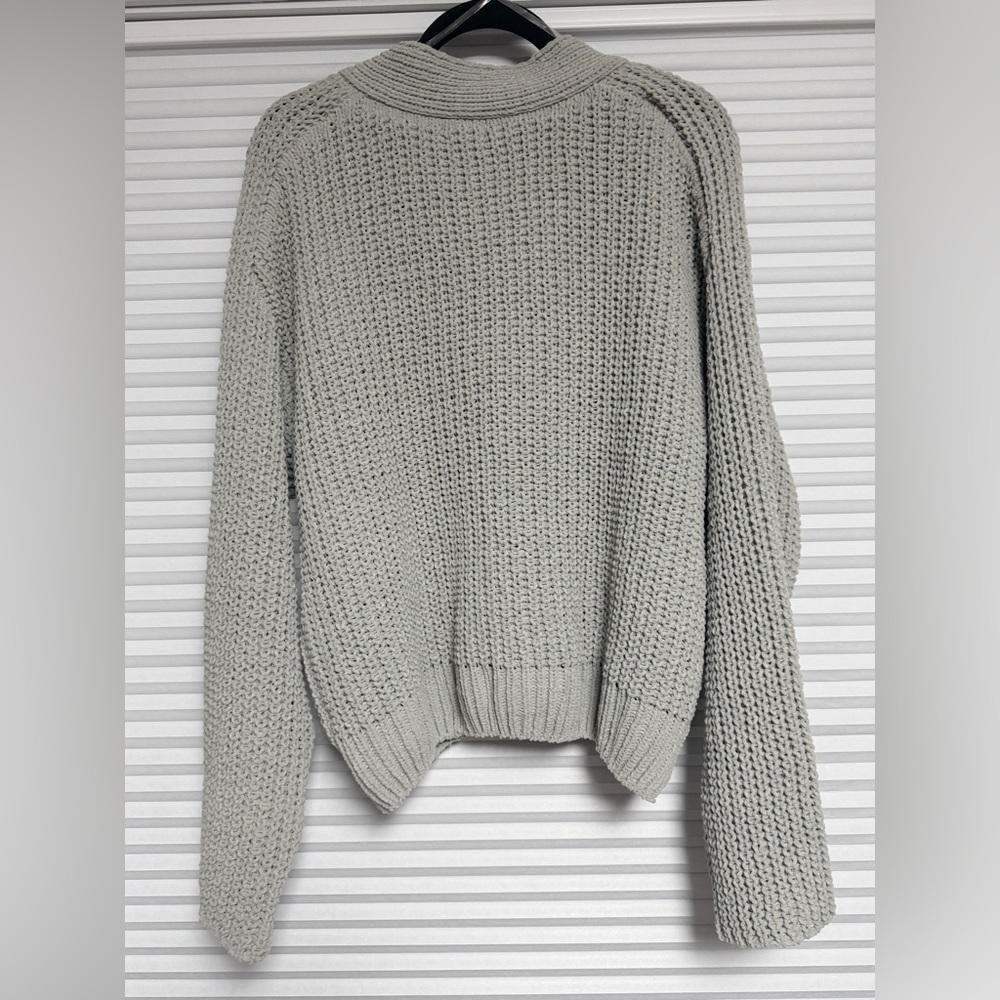 New POL Light Gray V-Neck Cardigan Oversized. - Picture 6 of 7